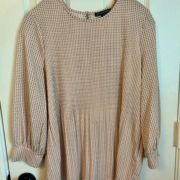 Adrianna Papell blouse. - Picture 2 of 4